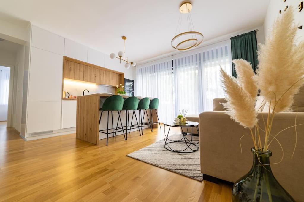 Apartman Lux Self Check-In 빌로비티카 외부 사진