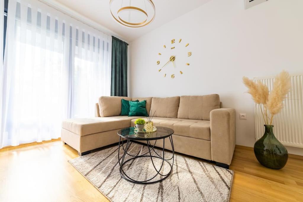 Apartman Lux Self Check-In 빌로비티카 외부 사진